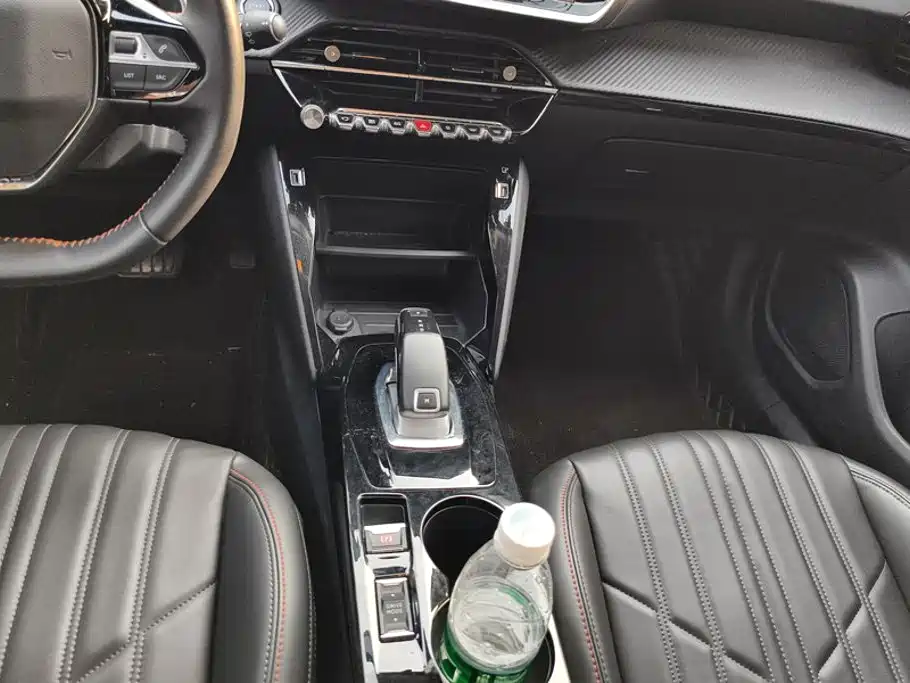 Peugeot 2008 — миниатюра 16