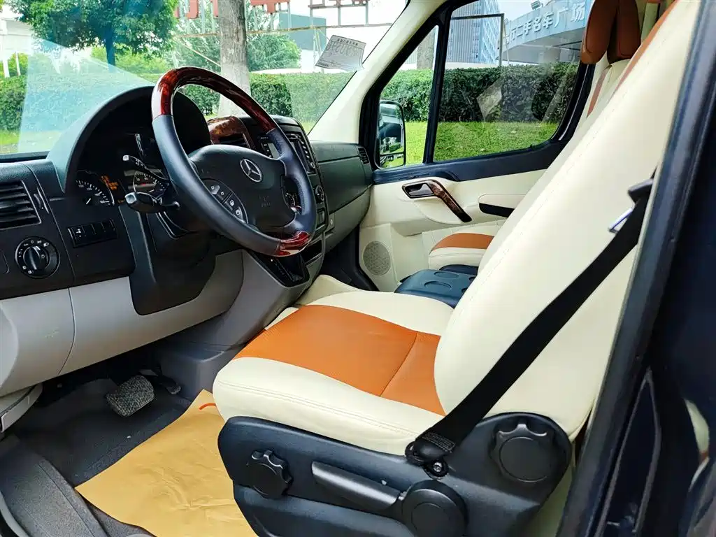 Mercedes-Benz Sprinter 2013 3.5L AT
