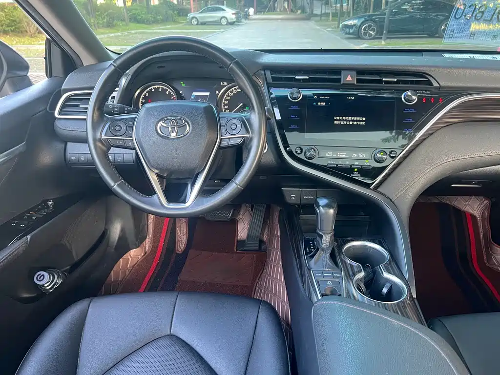 Toyota Camry — миниатюра 14