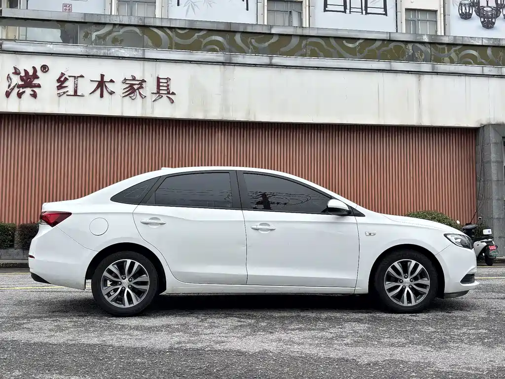 Buick Excelle — миниатюра 2