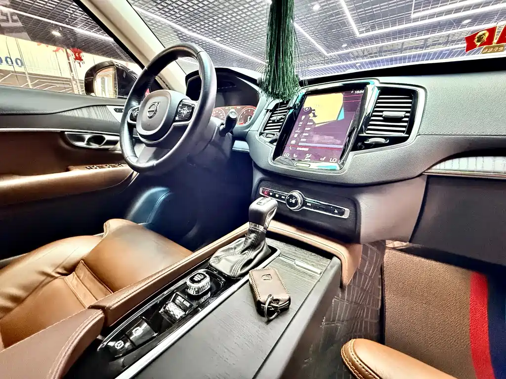 Volvo XC90 — миниатюра 16