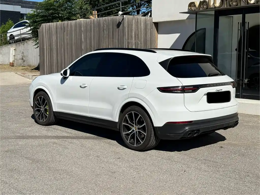 Porsche Cayenne Hybrid — миниатюра 11