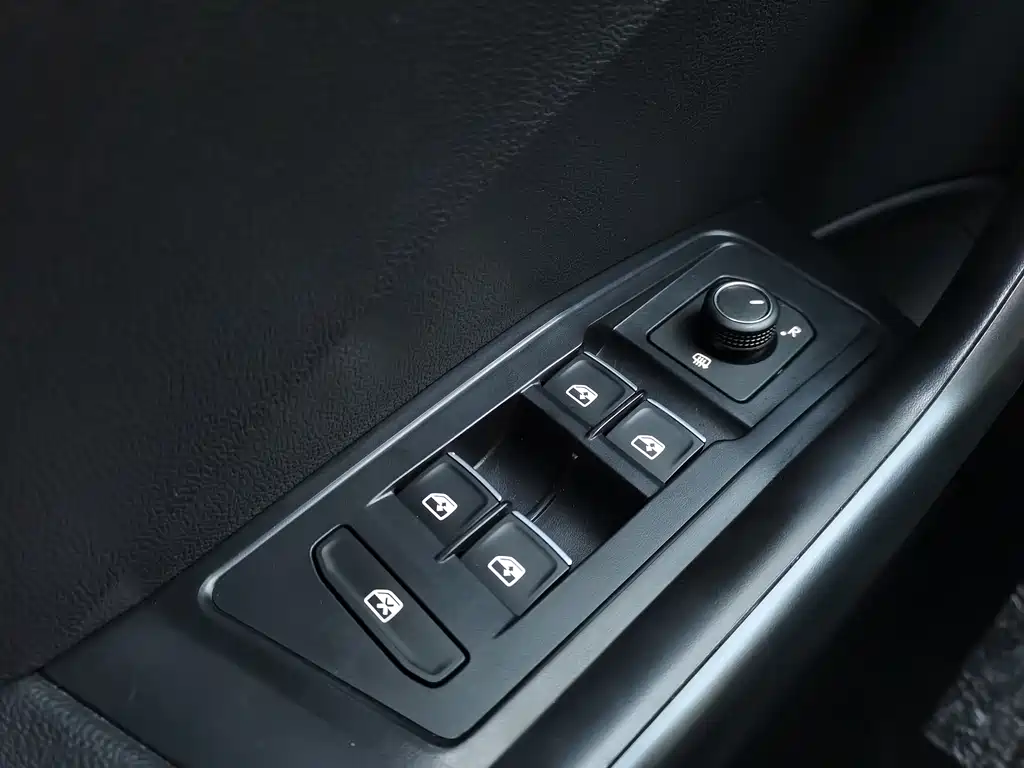 VOLKSWAGEN T ROC EXPLORING SONGS