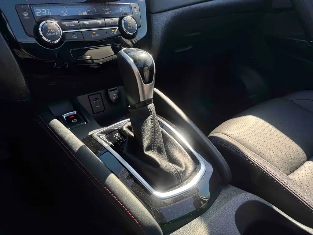 Nissan Qashqai — миниатюра 13