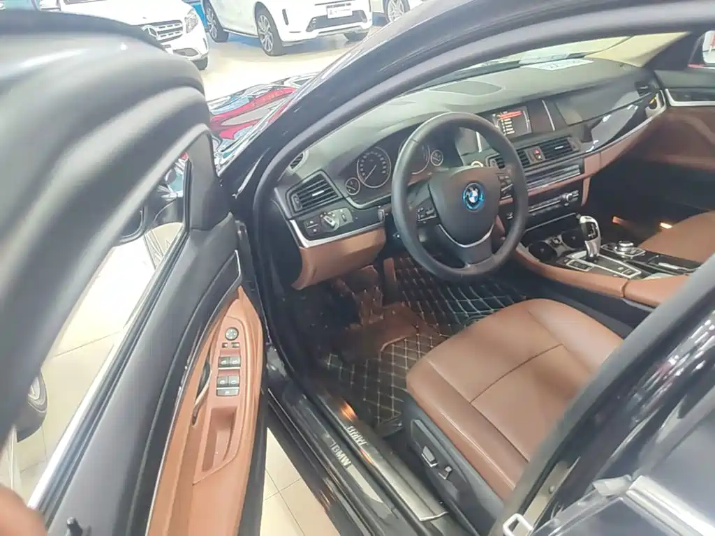 BMW 5 Series — миниатюра 16
