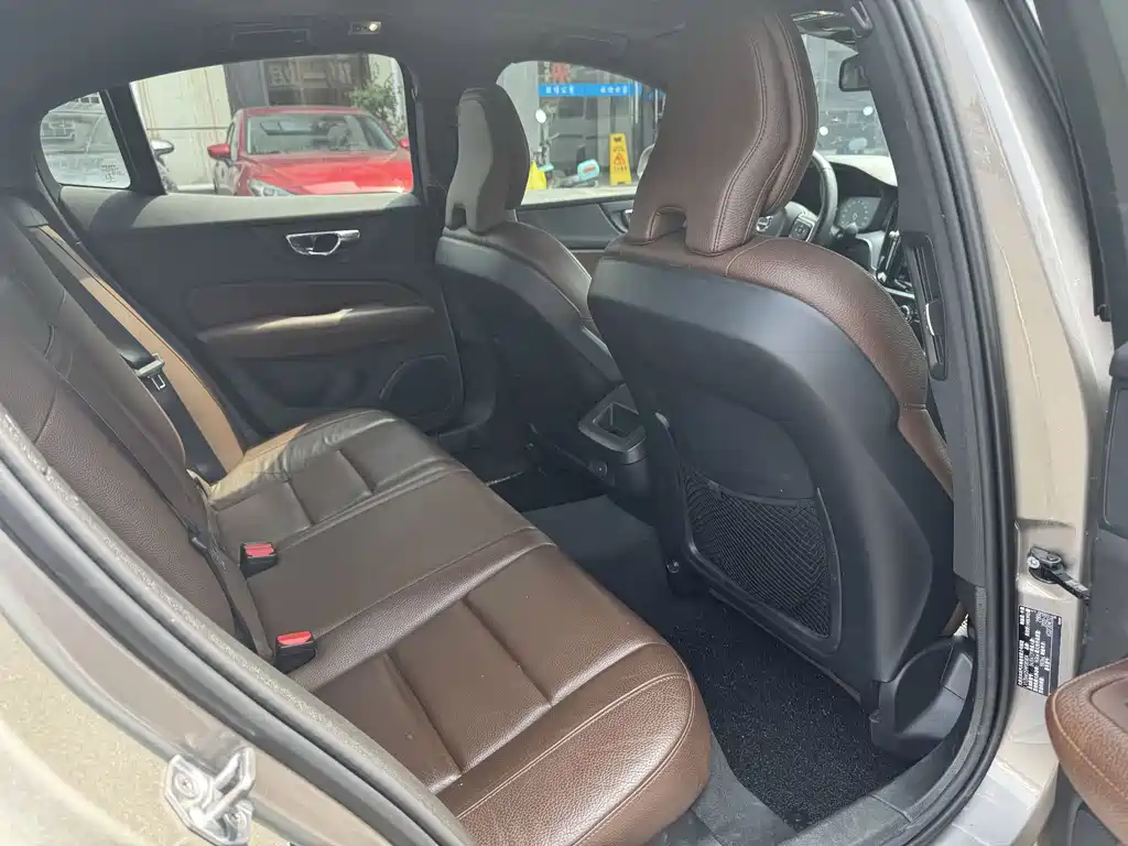 Volvo S60 — миниатюра 8