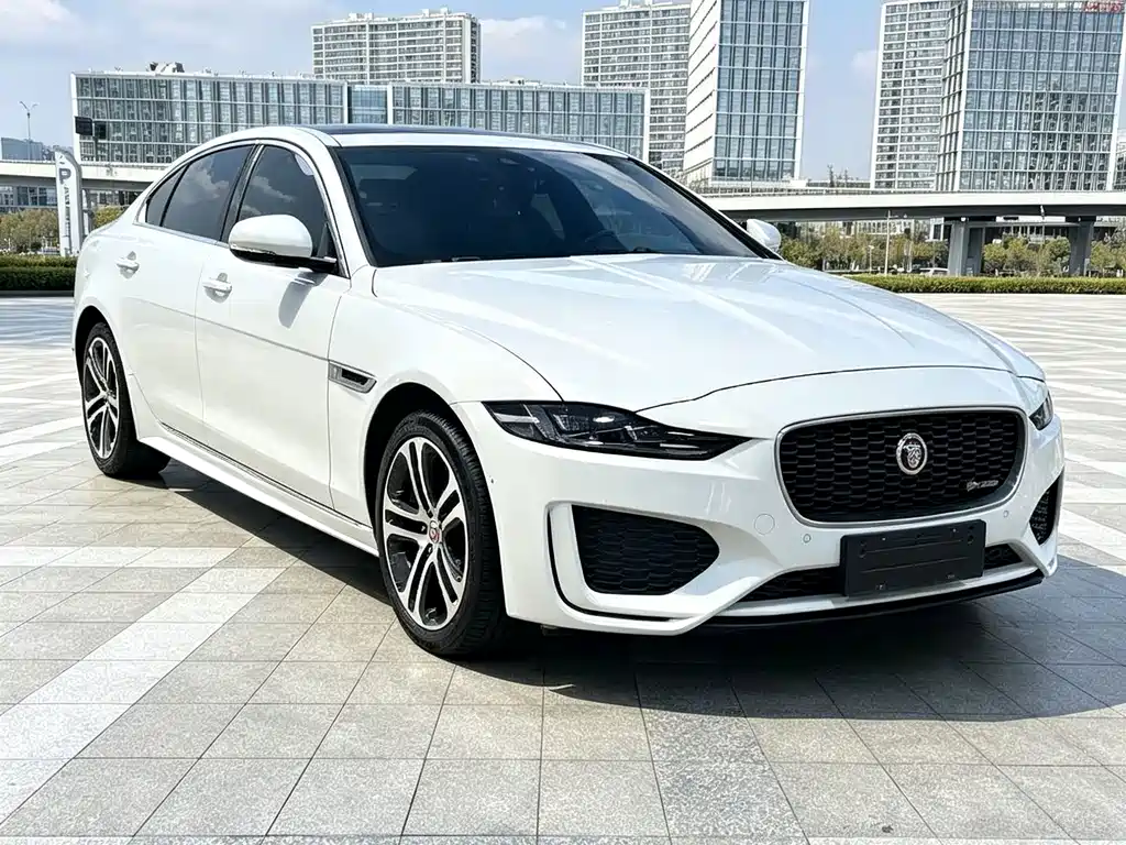 Jaguar XEL — миниатюра 3