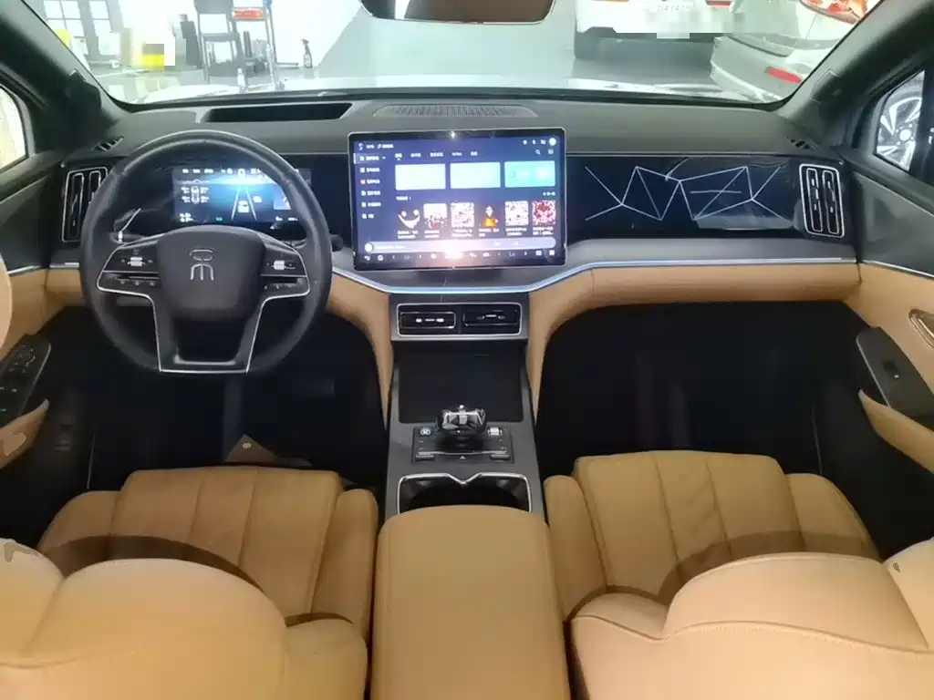 BYD L DM-i — миниатюра 10
