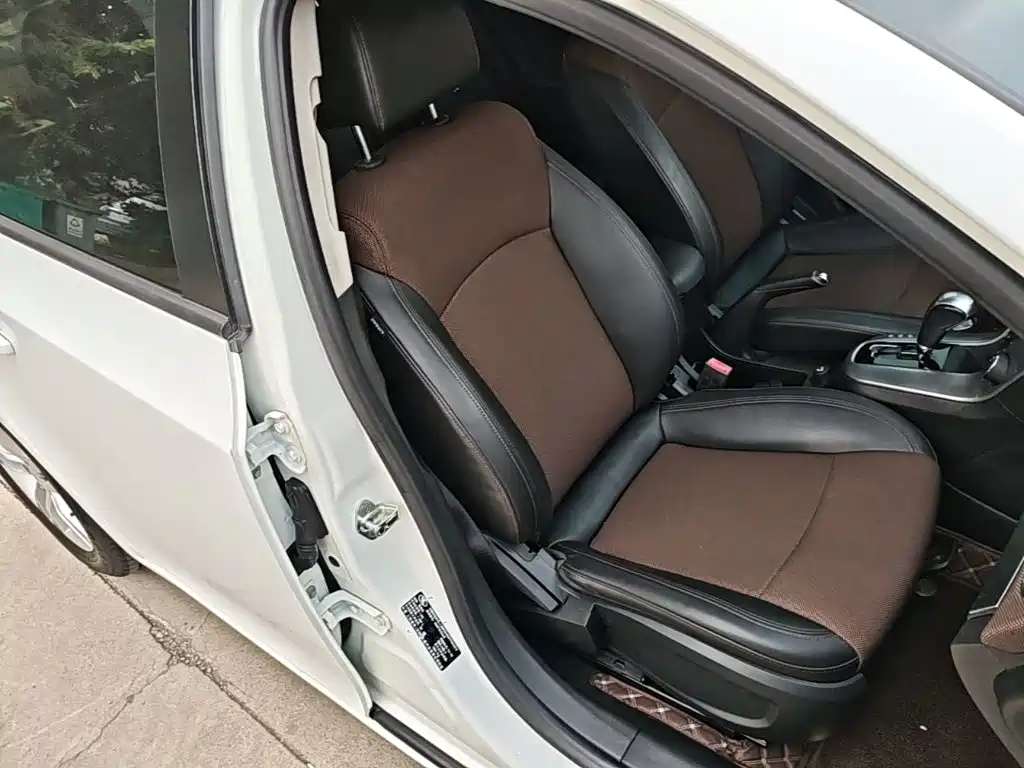 Chevrolet Cruze — миниатюра 25