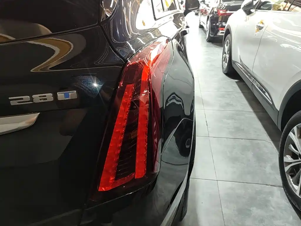 Cadillac XT5 — миниатюра 8