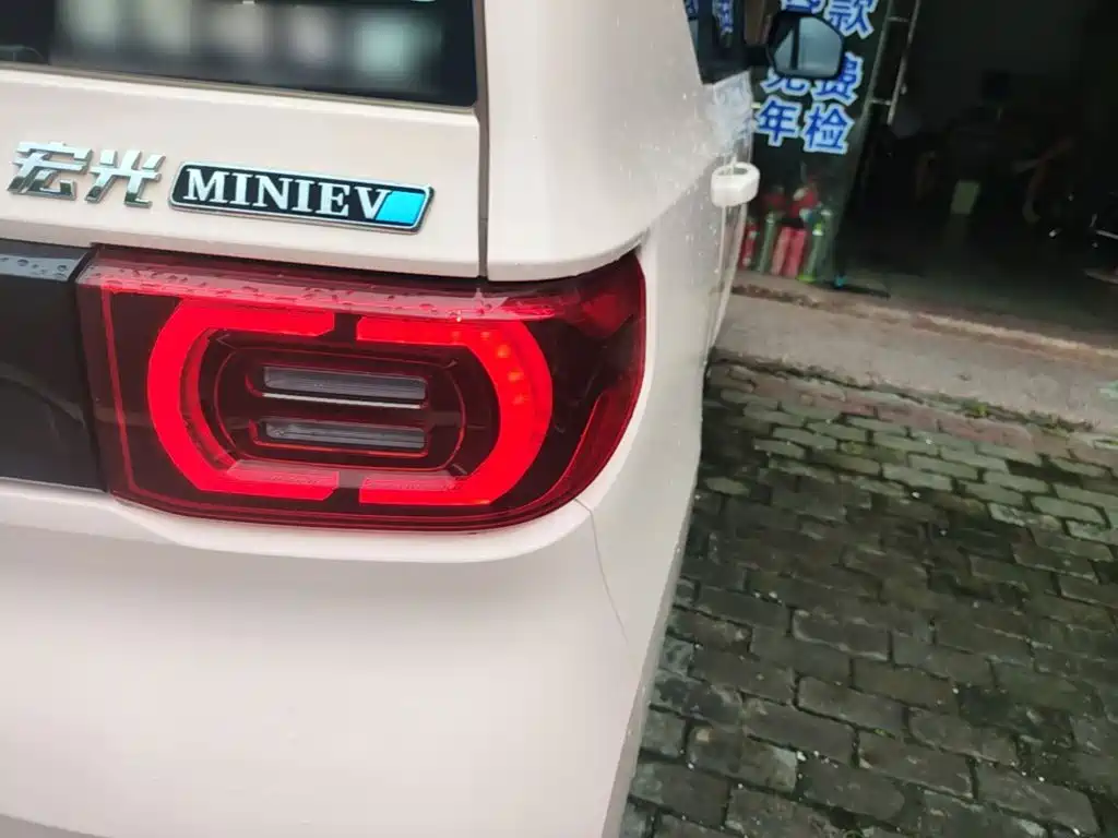 Wuling MINIEV — миниатюра 8