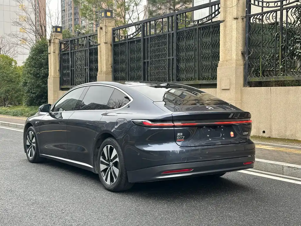 NIO NIO ET7