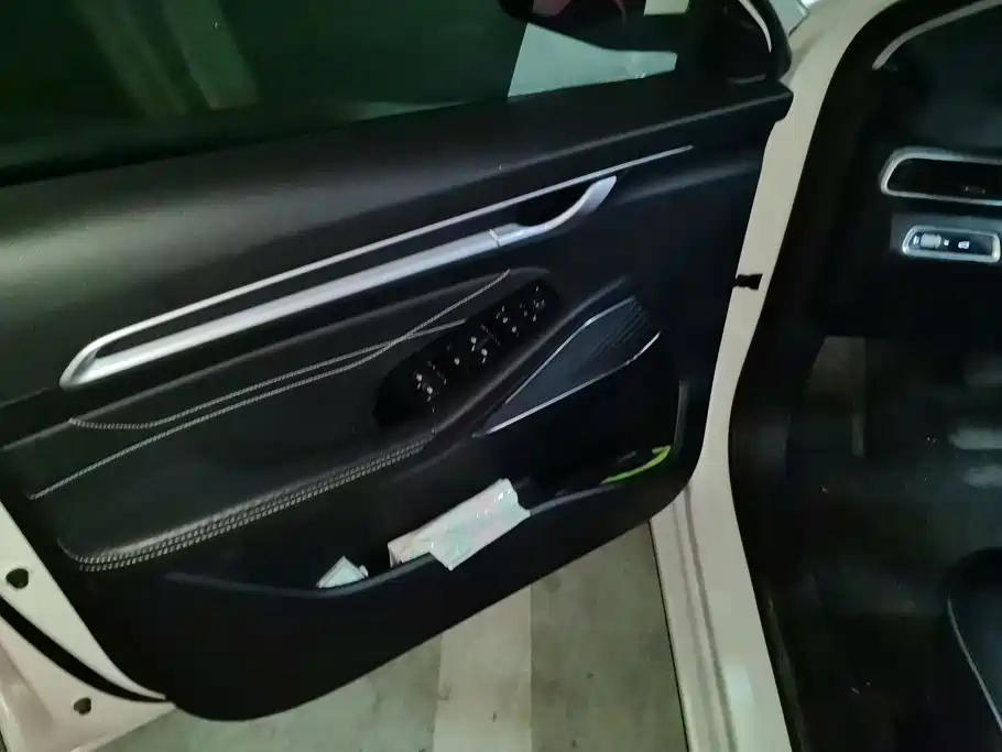 Geely Emgrand — миниатюра 7