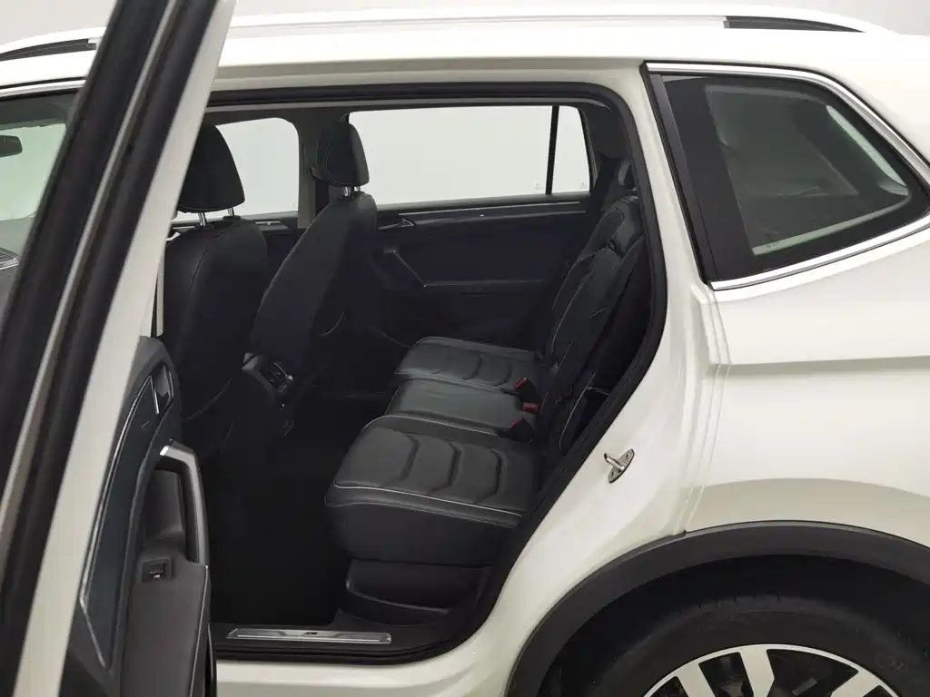 Volkswagen Tiguan L — миниатюра 15