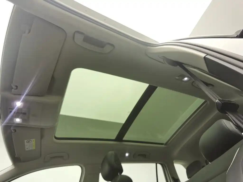Volkswagen Tiguan L — миниатюра 14