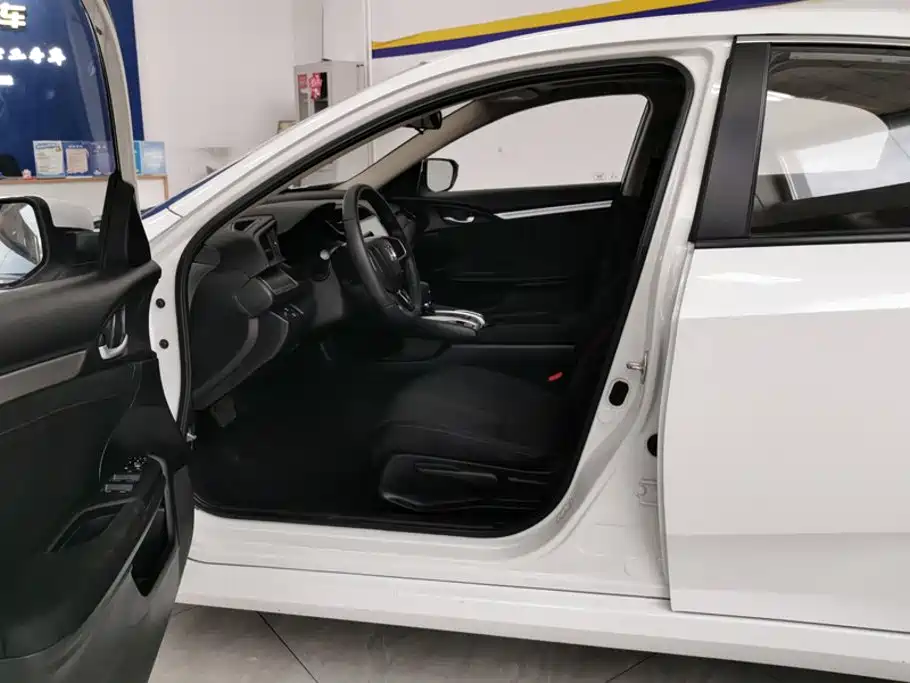 Honda Civic — миниатюра 9