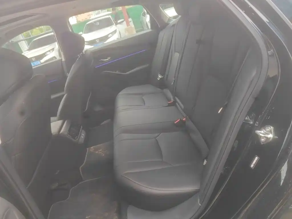Honda Accord — миниатюра 17
