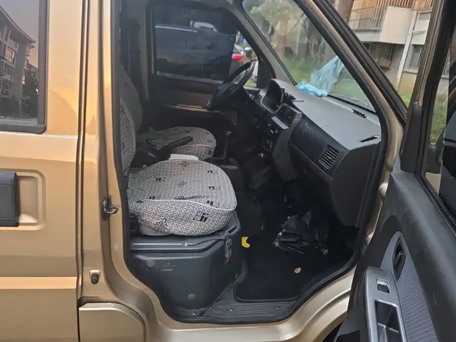 Wuling Rongguang — миниатюра 8