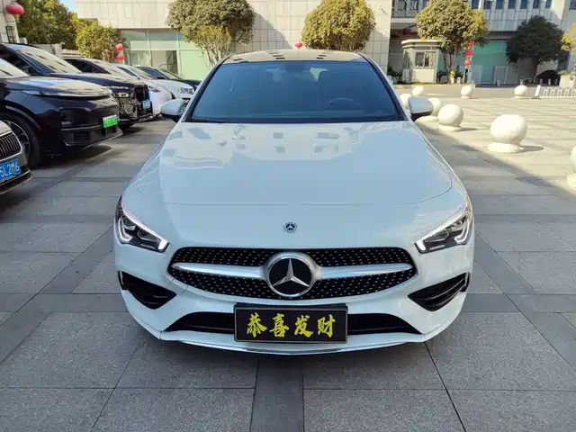MERCEDES-BENZ CLA