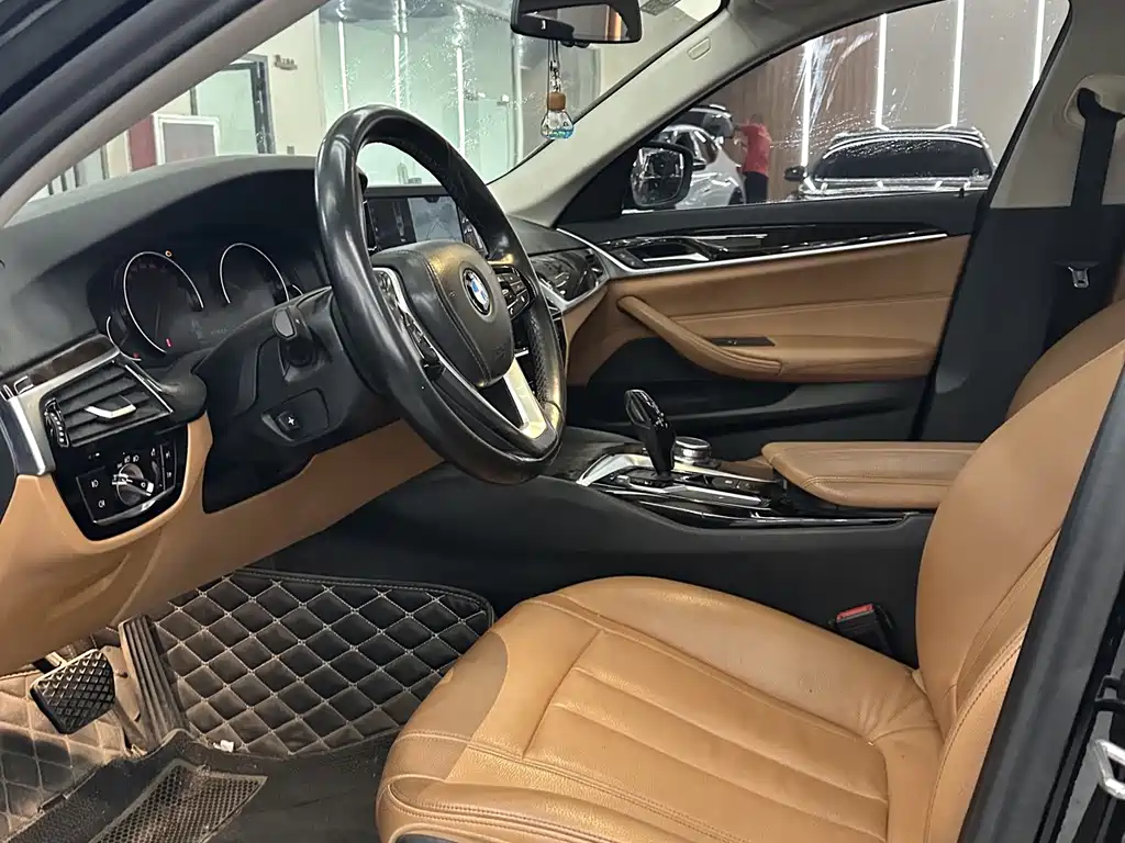 BMW 5 Series — миниатюра 3