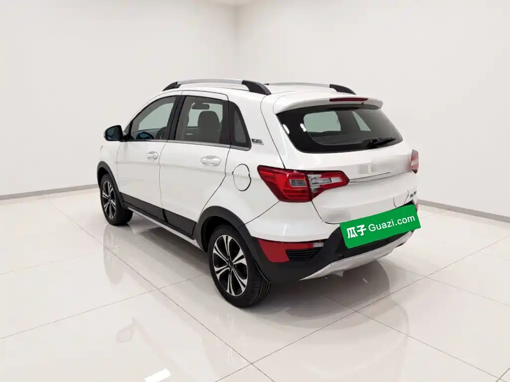 BAIC Senova X25 — миниатюра 4