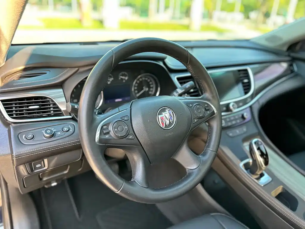 Buick LaCrosse — миниатюра 11