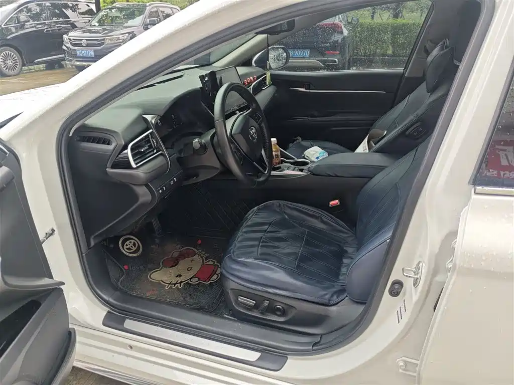 Toyota Camry — миниатюра 4