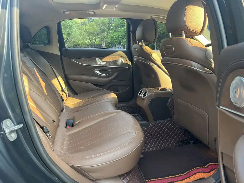 Mercedes-Benz E-Class — миниатюра 19