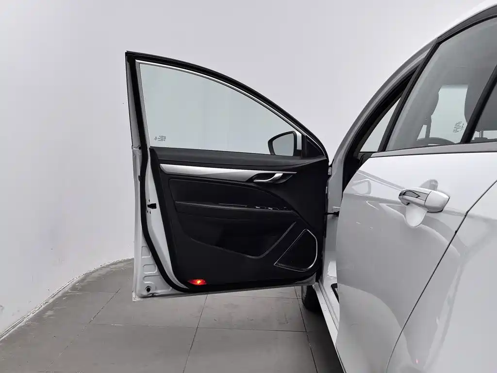 Geely Emgrand — миниатюра 8