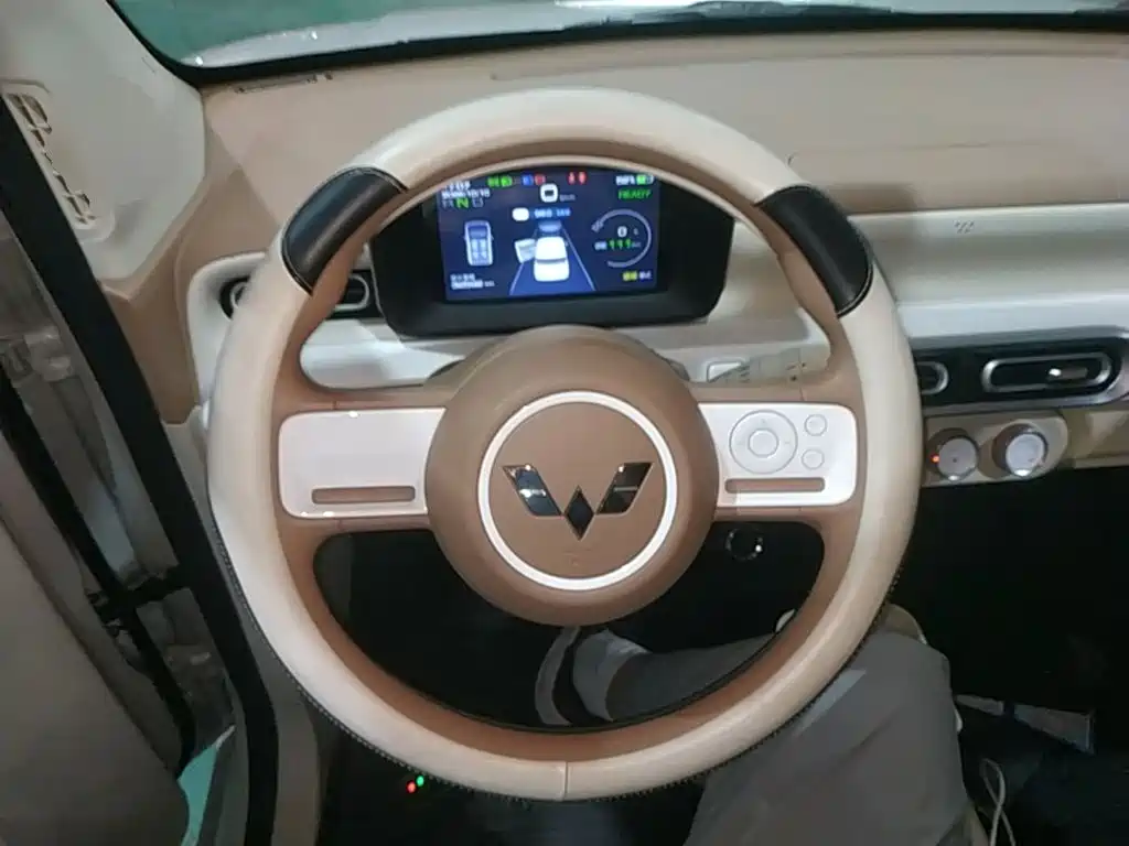 Wuling MINIEV — миниатюра 11