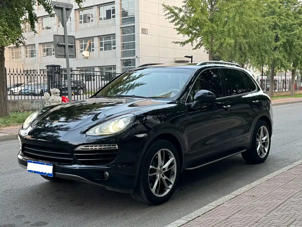 Porsche Cayenne — миниатюра 7