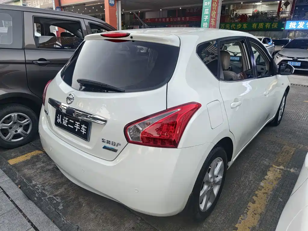 Nissan Tiida — миниатюра 9