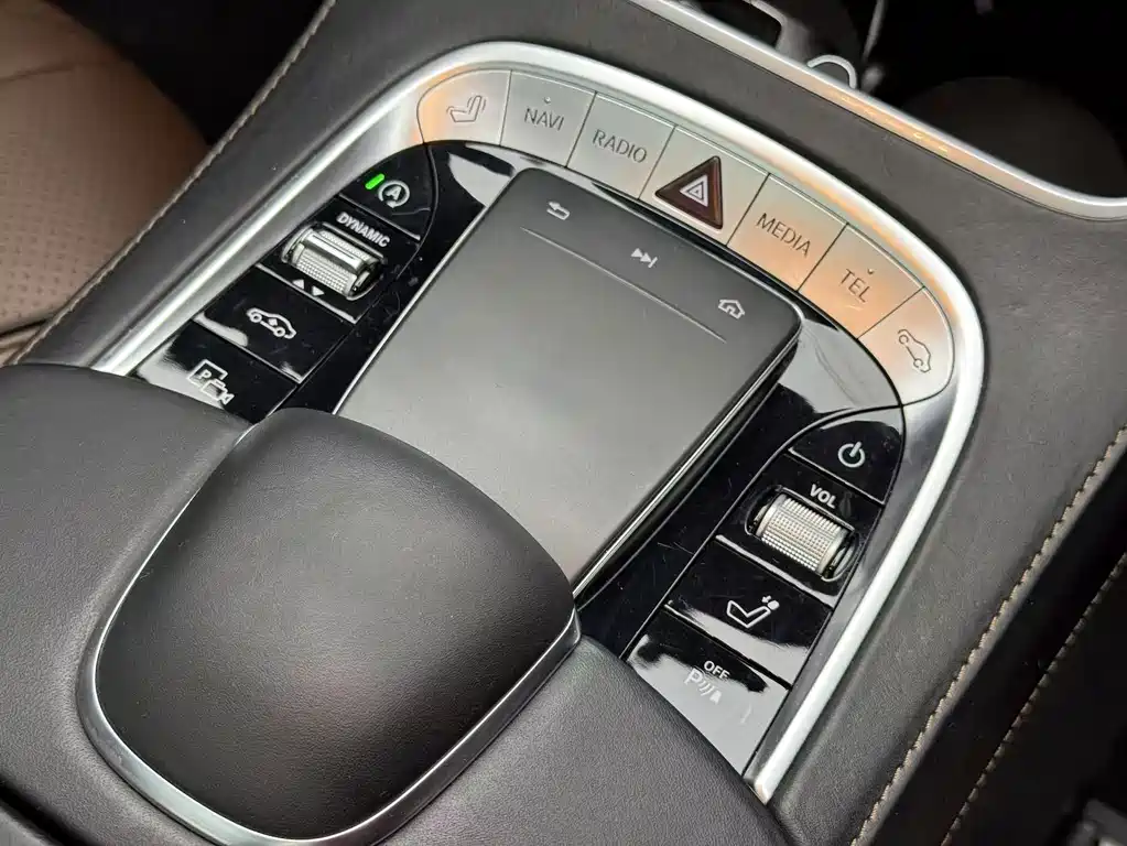 Mercedes-Benz S-Class — миниатюра 24