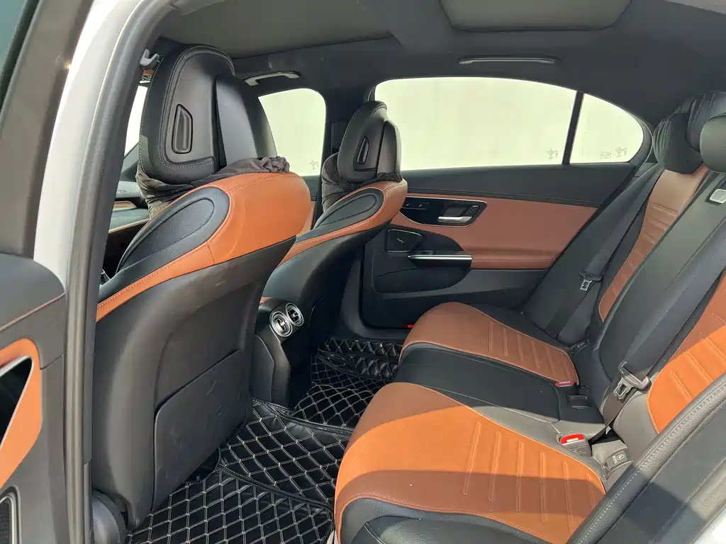 Mercedes-Benz C-Class — миниатюра 8