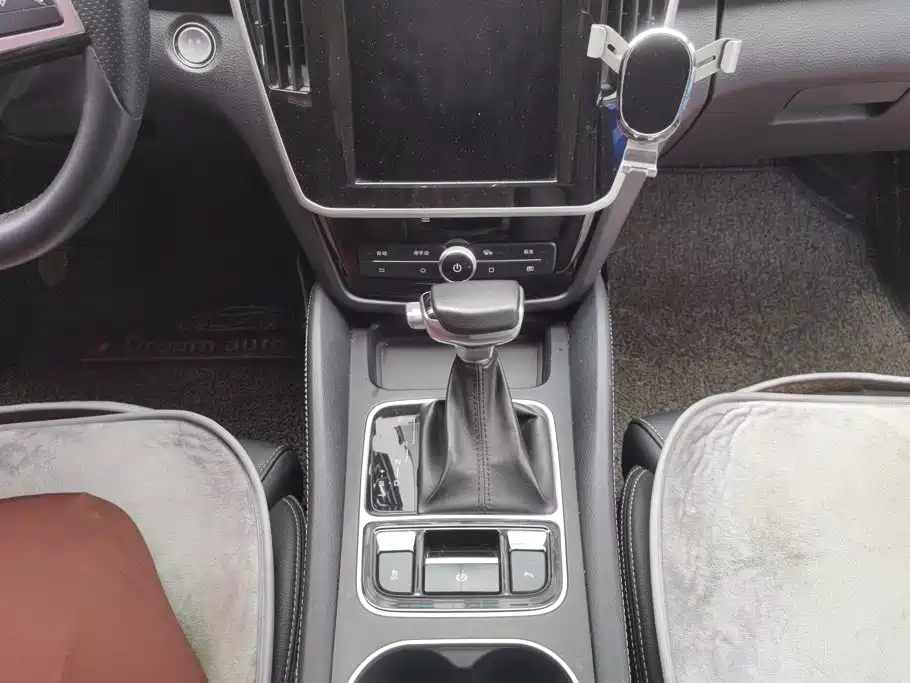 BYD MAX — миниатюра 16
