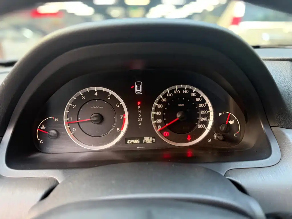 Honda Accord — миниатюра 17