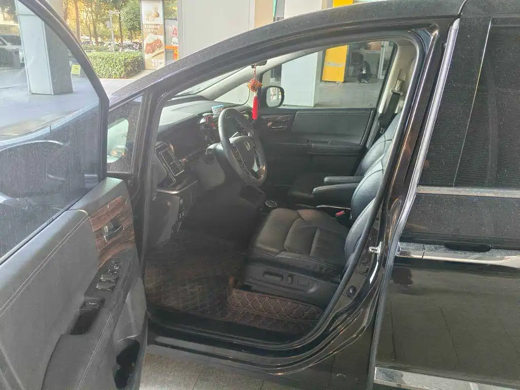 Honda Elysion — миниатюра 6