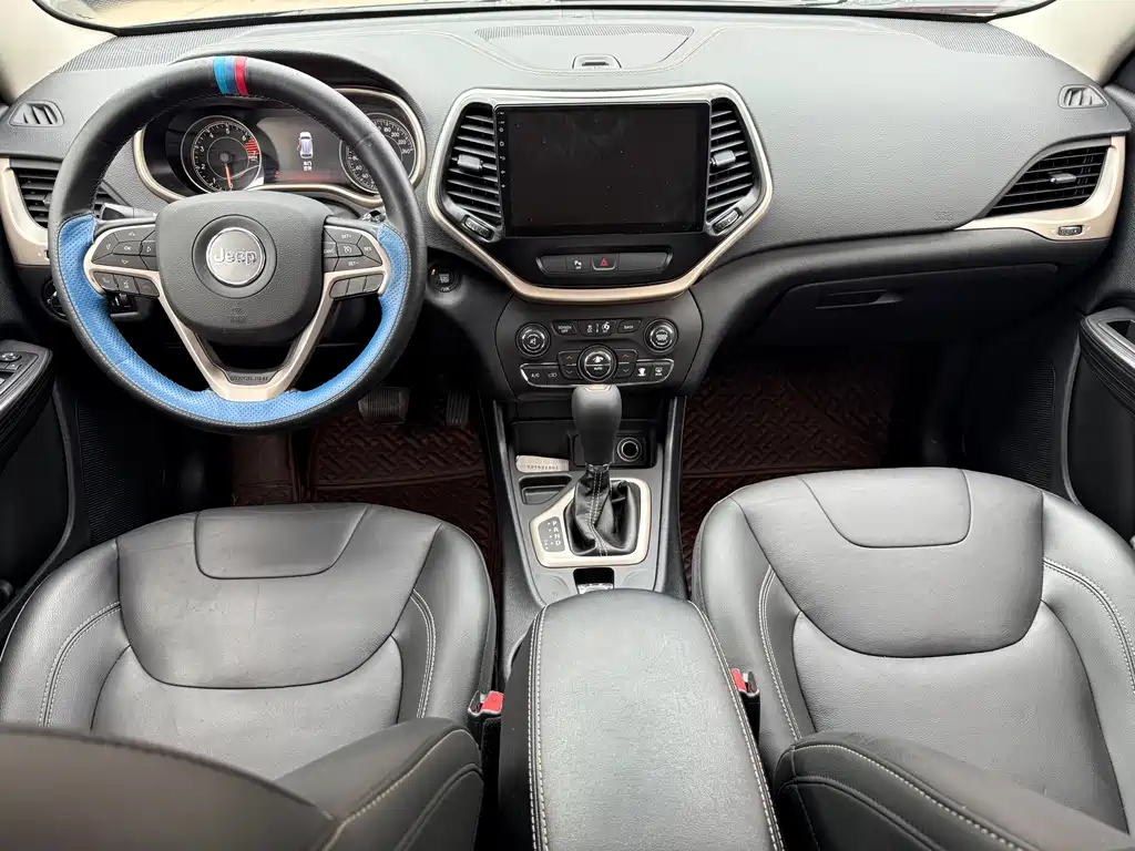 Jeep Cherokee — миниатюра 10