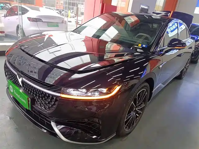 LANTU AUTOMOBILE LANTU CHASING LIGHT 2024