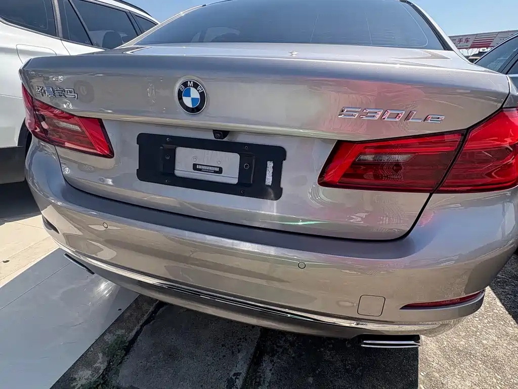BMW 5 Series New Energy — миниатюра 16
