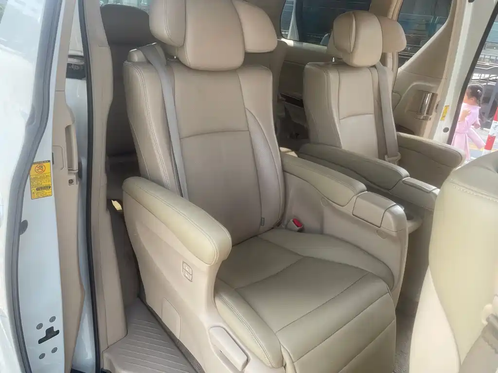 Toyota Alphard — фотографии объявления, Фото 18