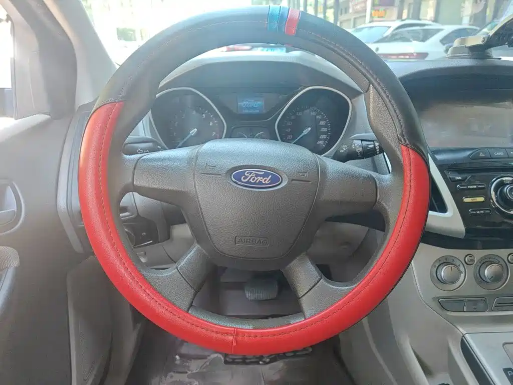 Ford Focus — миниатюра 11