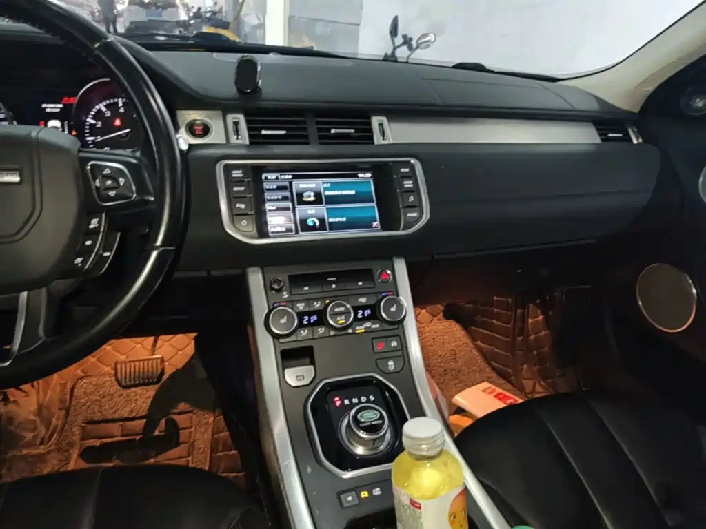 Land Rover Evoque — миниатюра 13