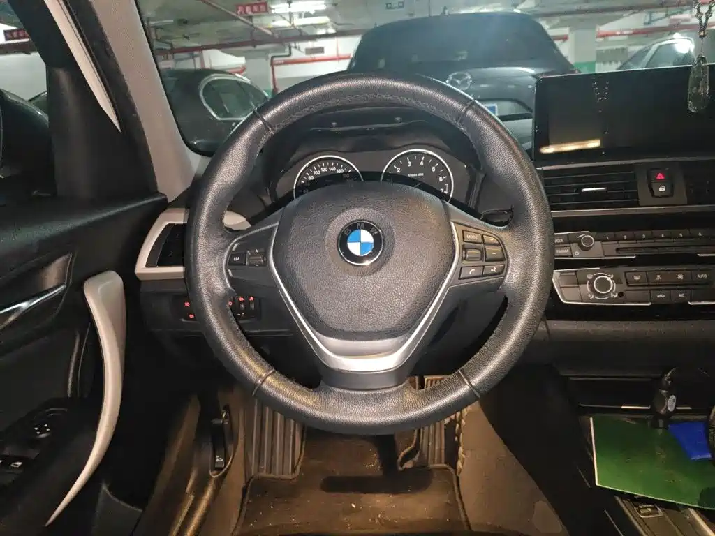 BMW 1 Series (Import) — миниатюра 6