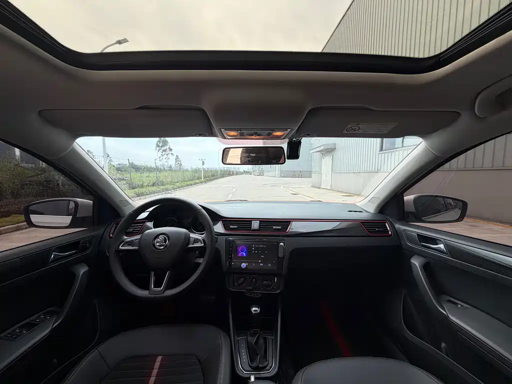 Skoda Rapid Spaceback — миниатюра 6