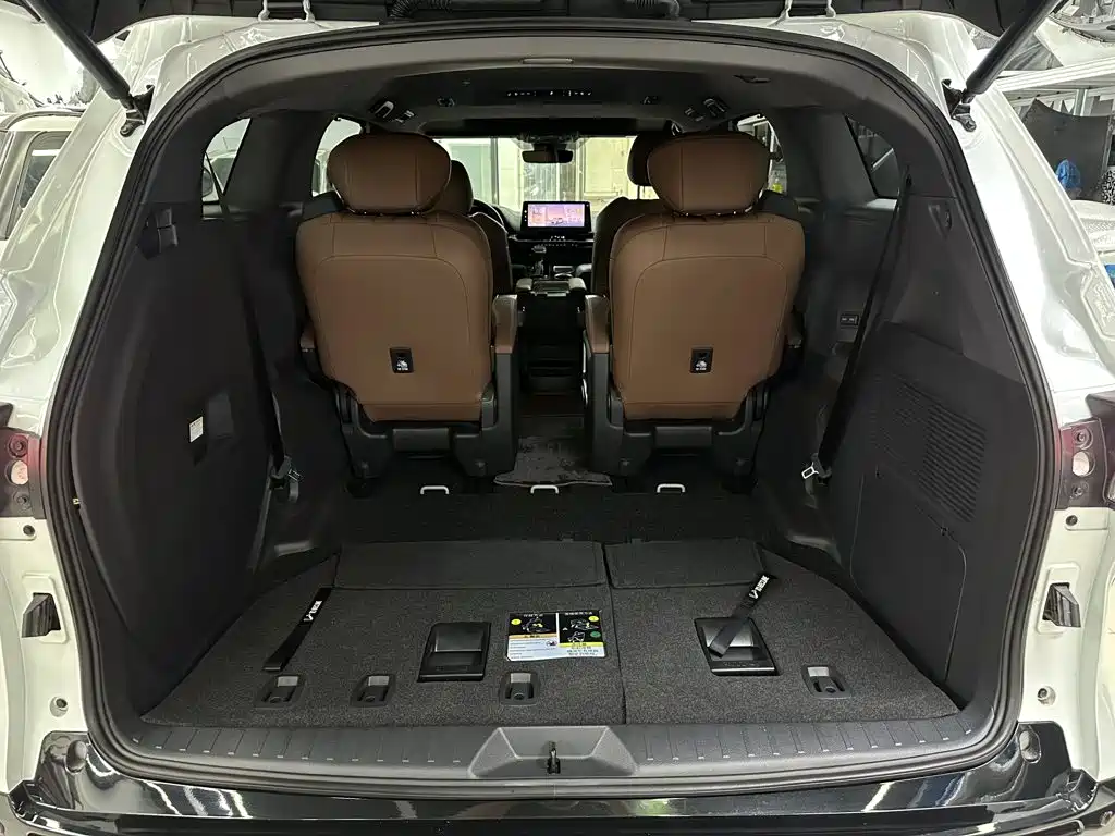 Toyota Sienna — миниатюра 4