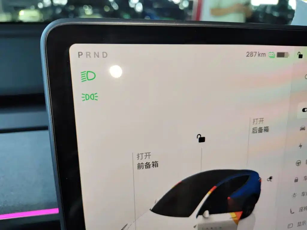 Tesla Model Y — миниатюра 8