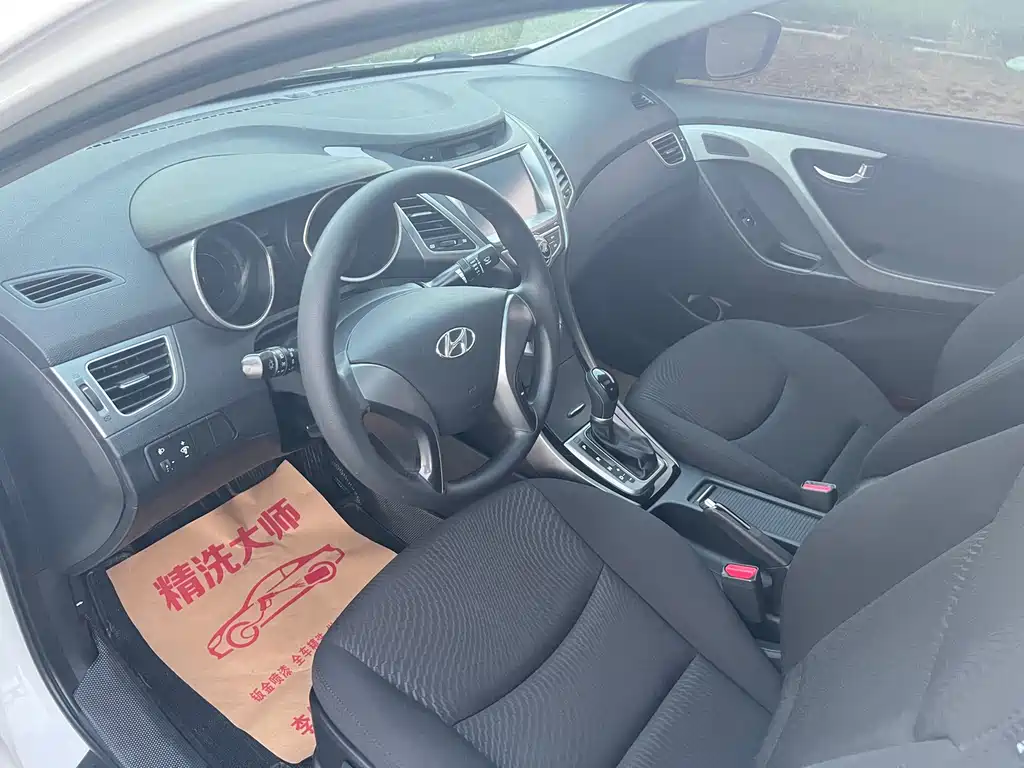 Hyundai Elantra Langdong — миниатюра 10