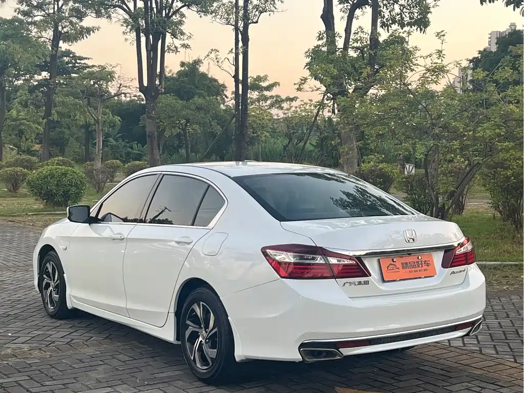 Honda Accord — миниатюра 16