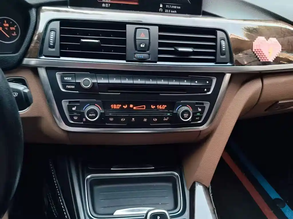 BMW 3 Series — миниатюра 7